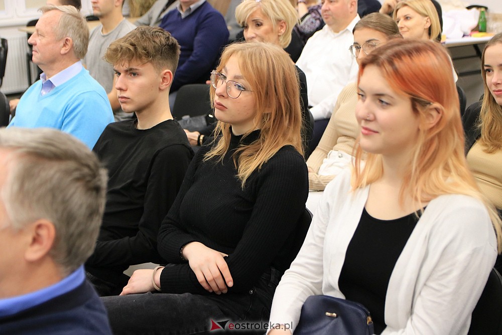 Debata klimatyczna Młodzieżowej Rady Miasta Ostrołęka [22.11.2022] - zdjęcie #11 - eOstroleka.pl