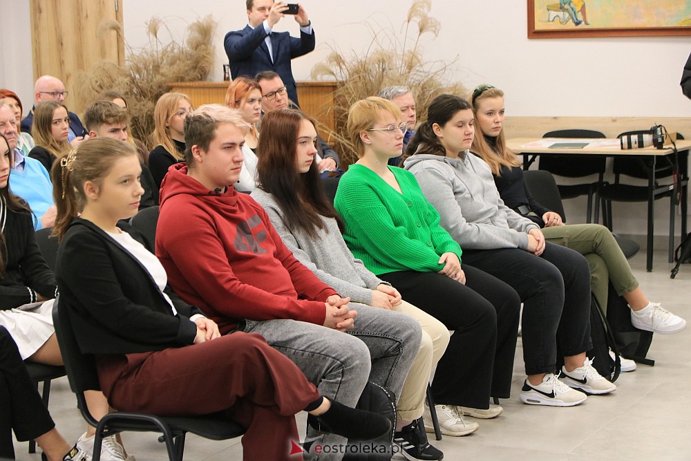 Debata klimatyczna Młodzieżowej Rady Miasta Ostrołęka [22.11.2022] - zdjęcie #4 - eOstroleka.pl