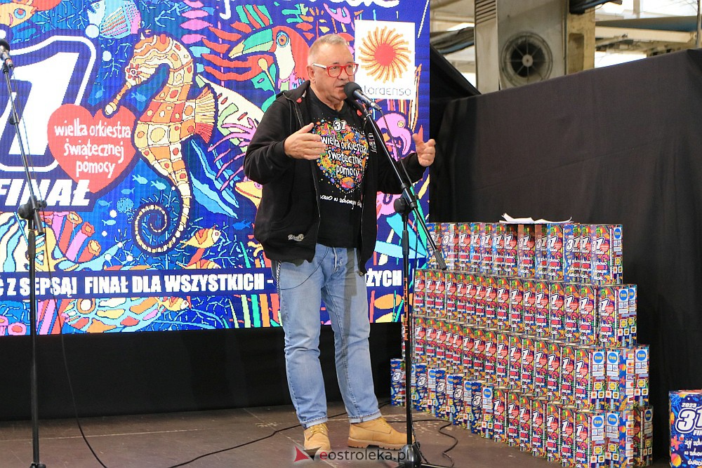 “Poszło!” - Jurek Owsiak uruchomił w Ostrołęce ostatni etap produkcji puszek na 31. finał WOŚP [25.11.2022] - zdjęcie #23 - eOstroleka.pl