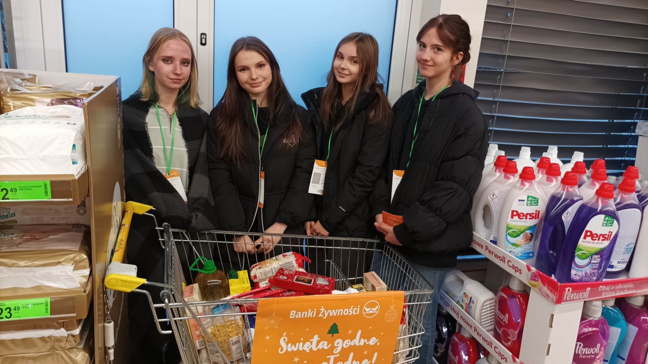 Świąteczna Zbiórka Żywności - piątek [25.11.2022] - zdjęcie #16 - eOstroleka.pl