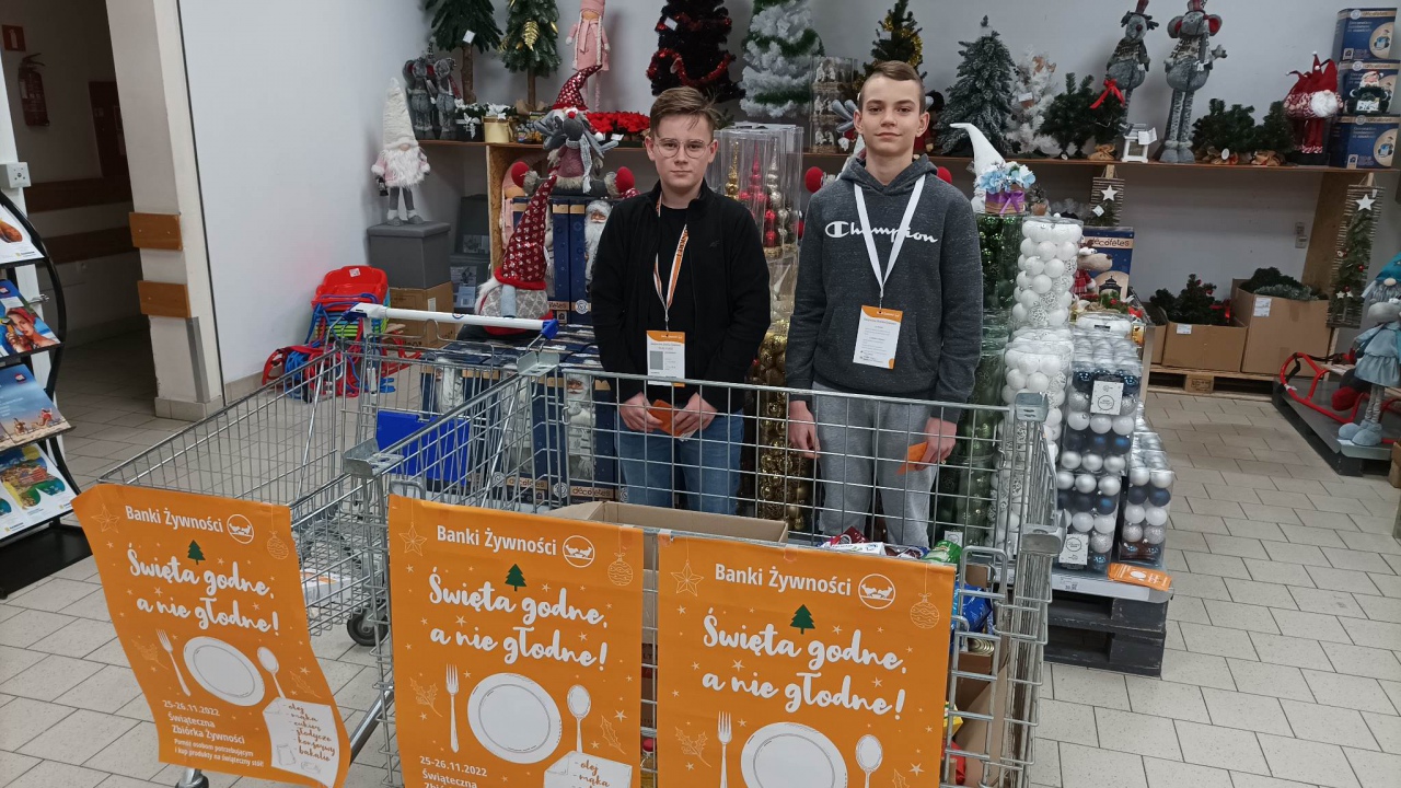 Świąteczna Zbiórka Żywności - piątek [25.11.2022] - zdjęcie #4 - eOstroleka.pl