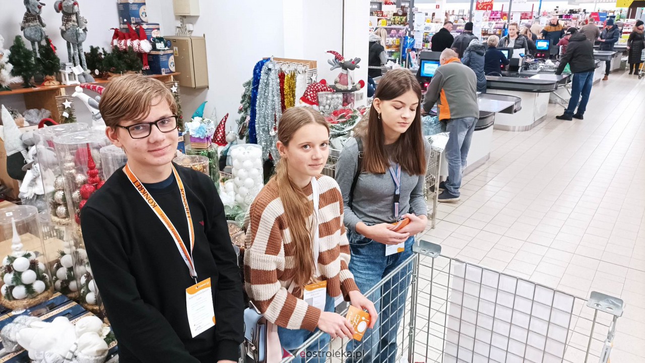 Finał Świątecznej Zbiórki Żywności. Najtrudniejsze zadanie wykonane! [26.11.2022] - zdjęcie #77 - eOstroleka.pl