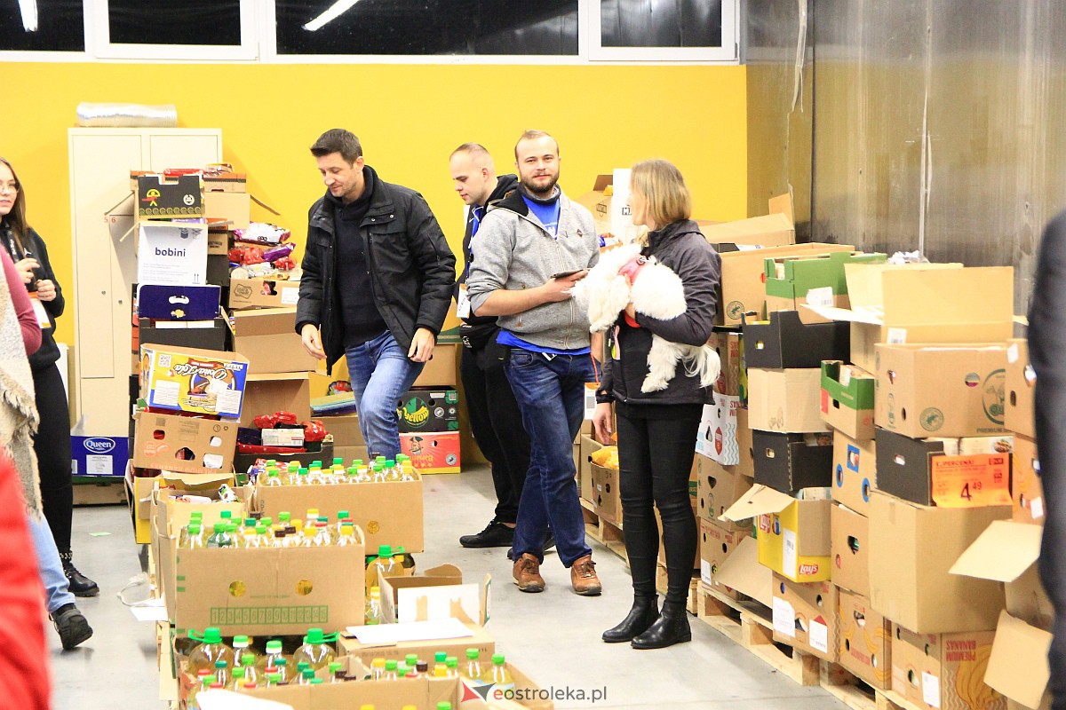 Finał Świątecznej Zbiórki Żywności. Najtrudniejsze zadanie wykonane! [26.11.2022] - zdjęcie #37 - eOstroleka.pl