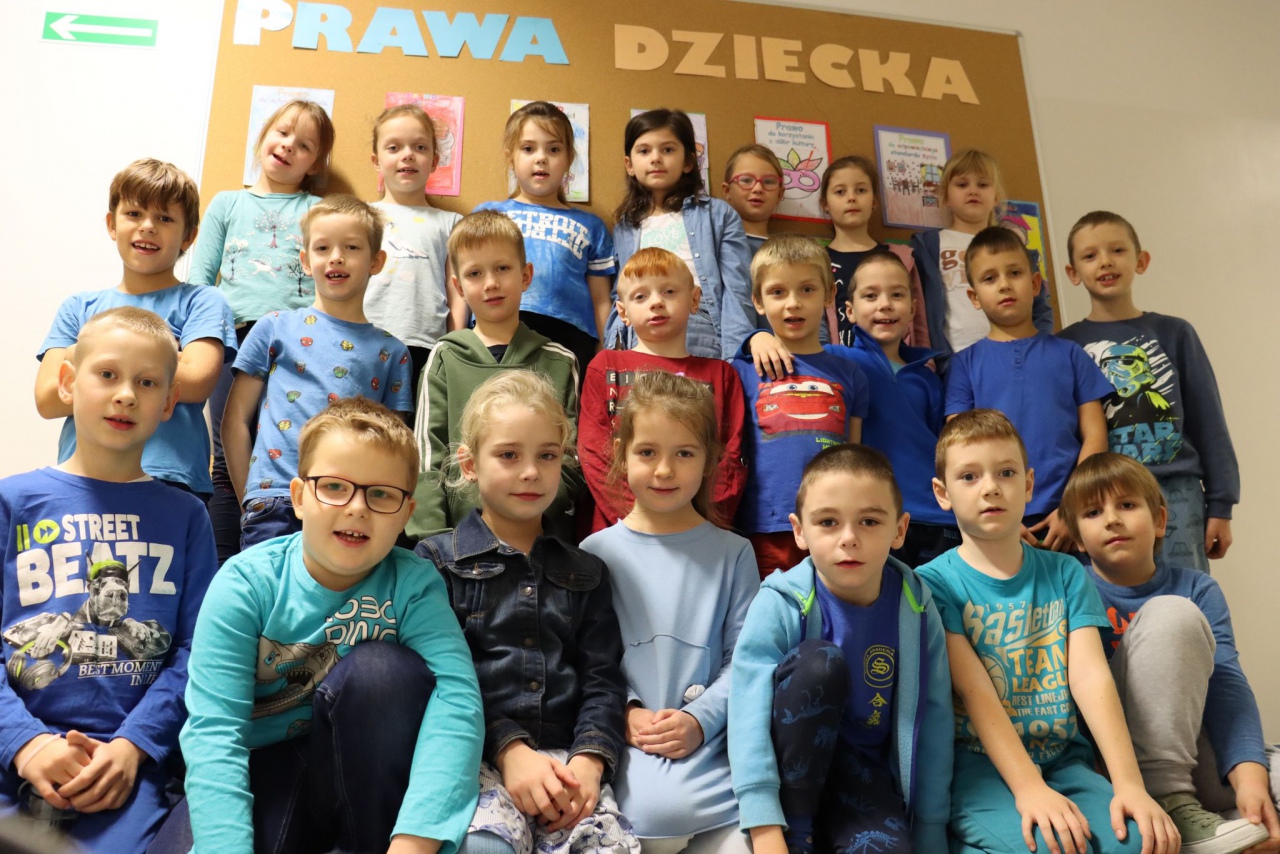 Międzynarodowy Dzień Praw Dziecka w Szkole Podstawowej nr 4 w Ostrołęce - zdjęcie #7 - eOstroleka.pl