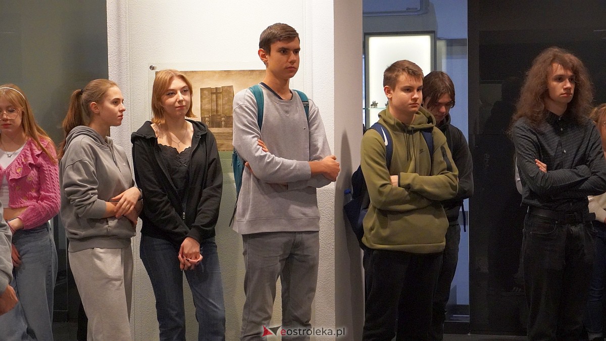 Otwarcie wystawy w Mauzoleum „Generalicja powstania listopadowego” [29.11.2022] - zdjęcie #27 - eOstroleka.pl