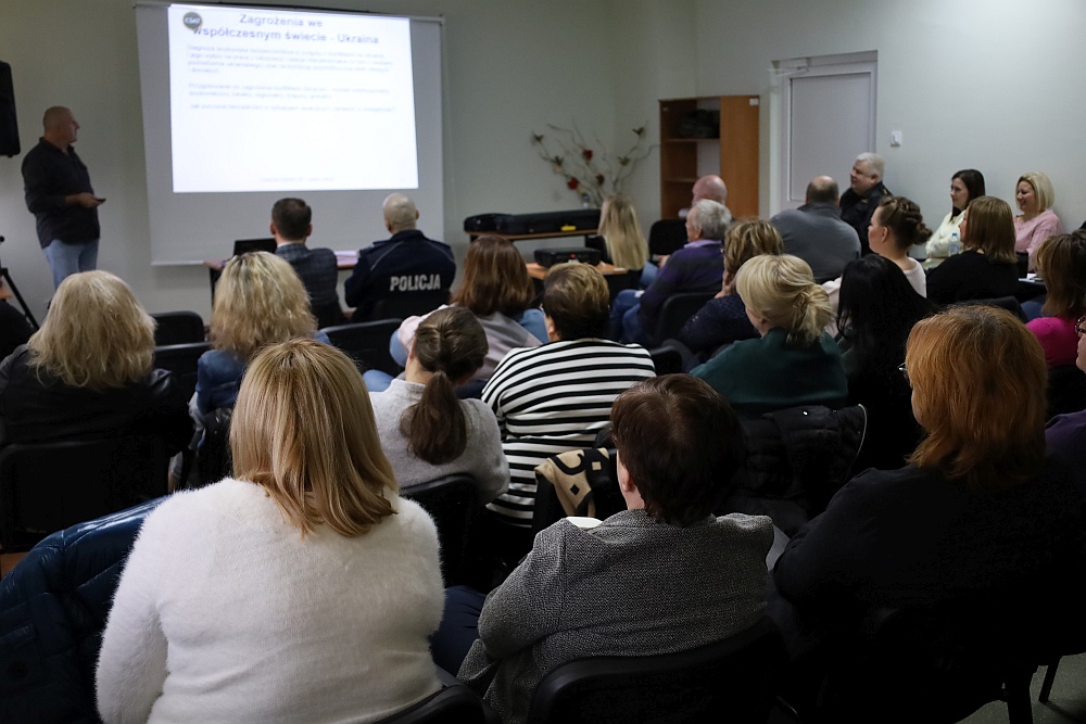 Ewakuacja ośrodka wychowawczego w Jaciążku [30.11.2022] - zdjęcie #93 - eOstroleka.pl
