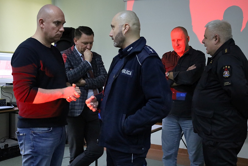 Ewakuacja ośrodka wychowawczego w Jaciążku [30.11.2022] - zdjęcie #67 - eOstroleka.pl