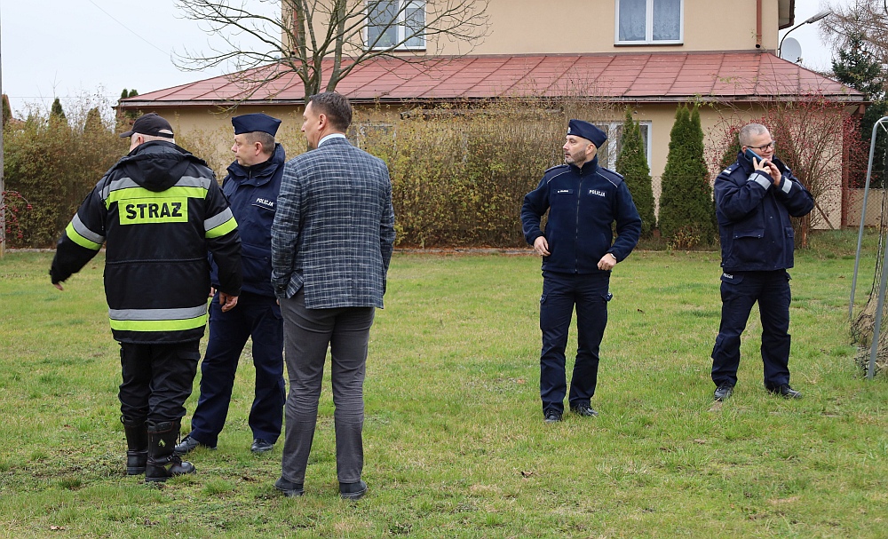 Ewakuacja ośrodka wychowawczego w Jaciążku [30.11.2022] - zdjęcie #50 - eOstroleka.pl