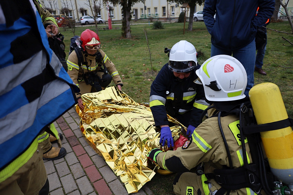 Ewakuacja ośrodka wychowawczego w Jaciążku [30.11.2022] - zdjęcie #24 - eOstroleka.pl