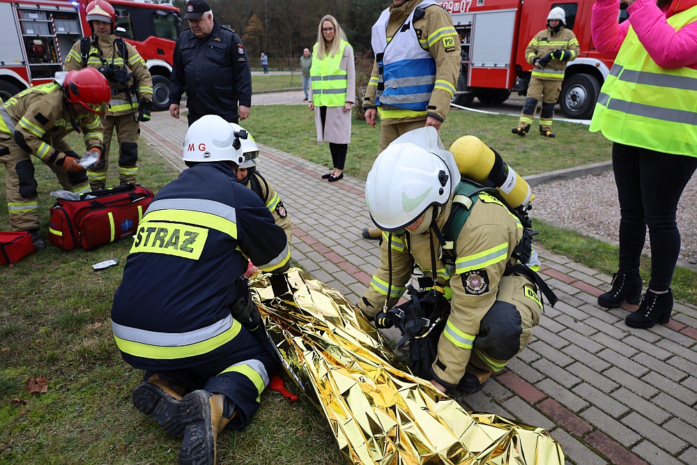 Ewakuacja ośrodka wychowawczego w Jaciążku [30.11.2022] - zdjęcie #23 - eOstroleka.pl