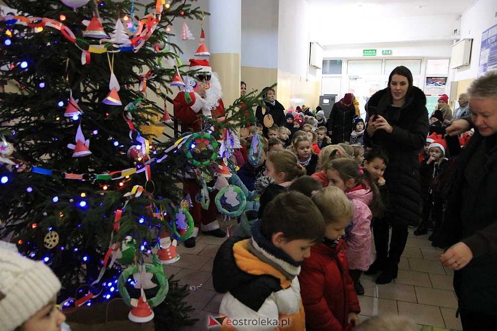 Choinka na ludowo - Ostrołęka, 2022 [02.12.2022] - zdjęcie #46 - eOstroleka.pl