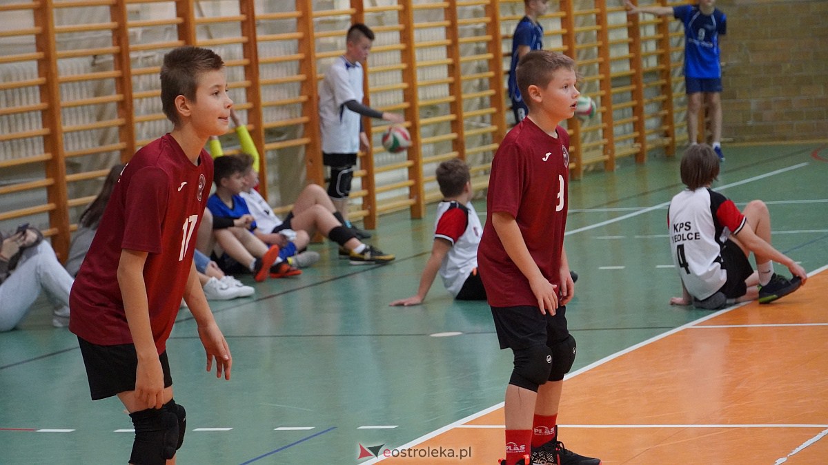 Mikołajkowy turniej mini siatkówki [3.12.2022] - zdjęcie #93 - eOstroleka.pl