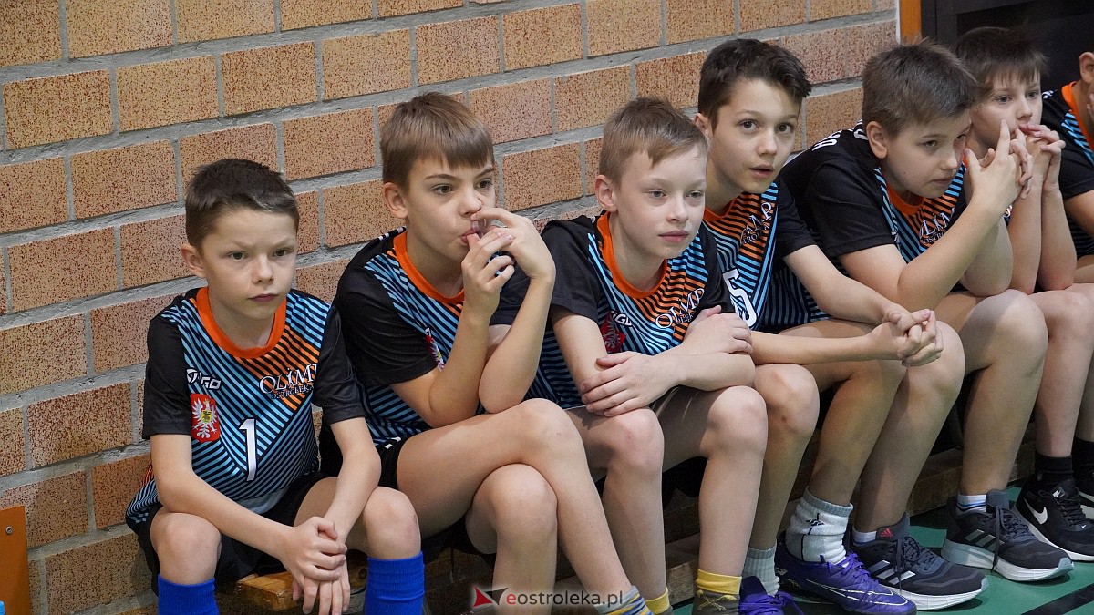 Mikołajkowy turniej mini siatkówki [3.12.2022] - zdjęcie #74 - eOstroleka.pl