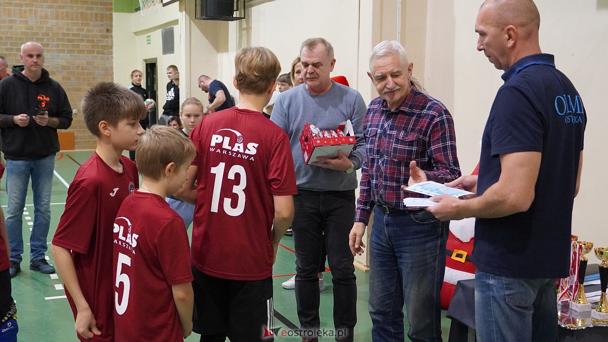 Mikołajkowy turniej mini siatkówki [3.12.2022] - zdjęcie #65 - eOstroleka.pl