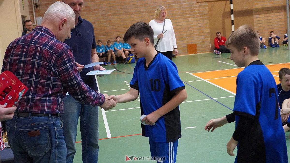 Mikołajkowy turniej mini siatkówki [3.12.2022] - zdjęcie #53 - eOstroleka.pl