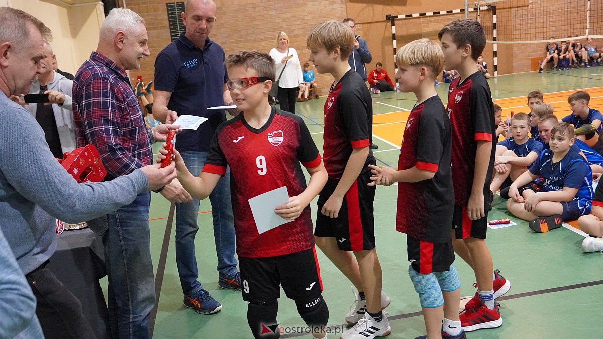 Mikołajkowy turniej mini siatkówki [3.12.2022] - zdjęcie #48 - eOstroleka.pl