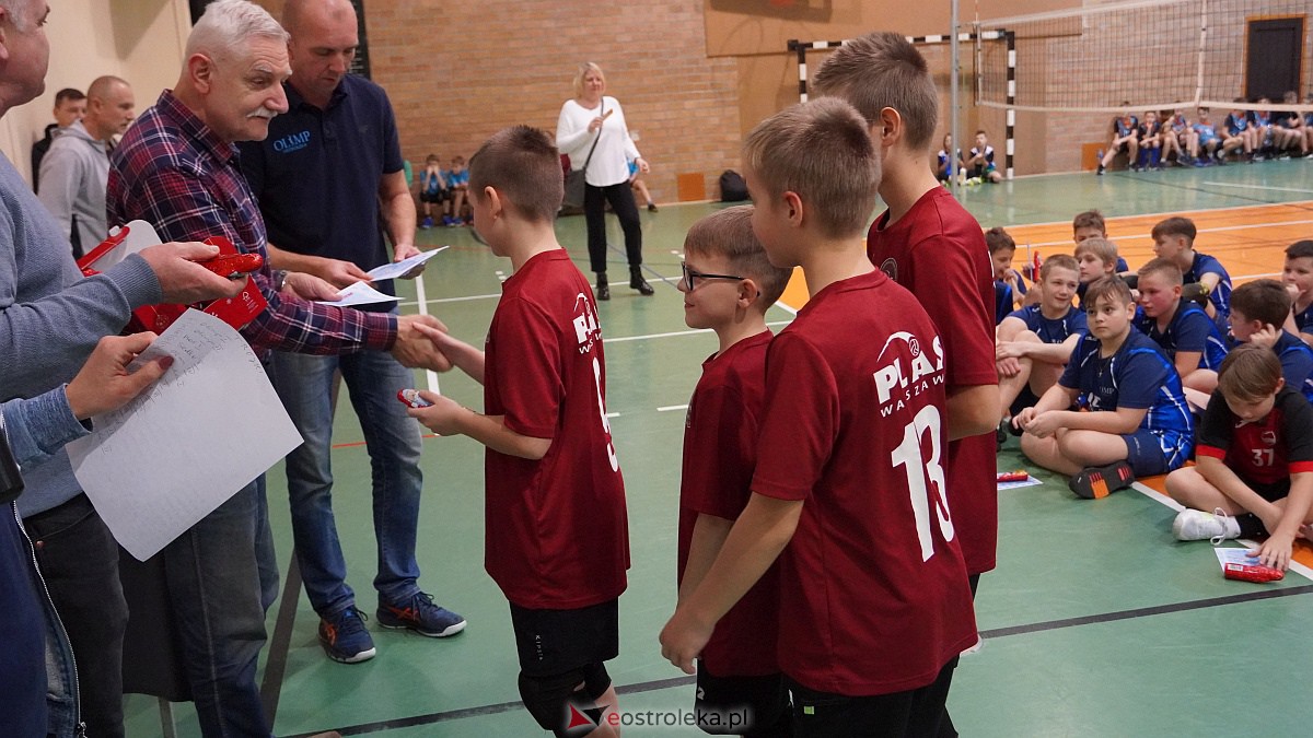Mikołajkowy turniej mini siatkówki [3.12.2022] - zdjęcie #46 - eOstroleka.pl