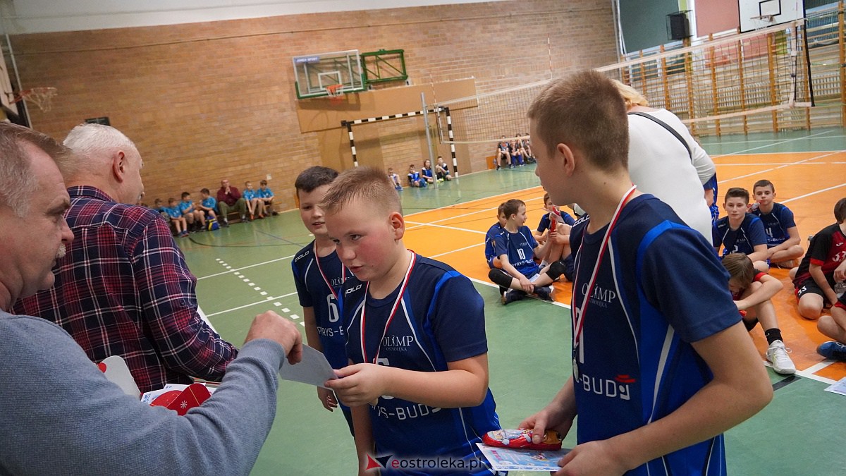 Mikołajkowy turniej mini siatkówki [3.12.2022] - zdjęcie #33 - eOstroleka.pl