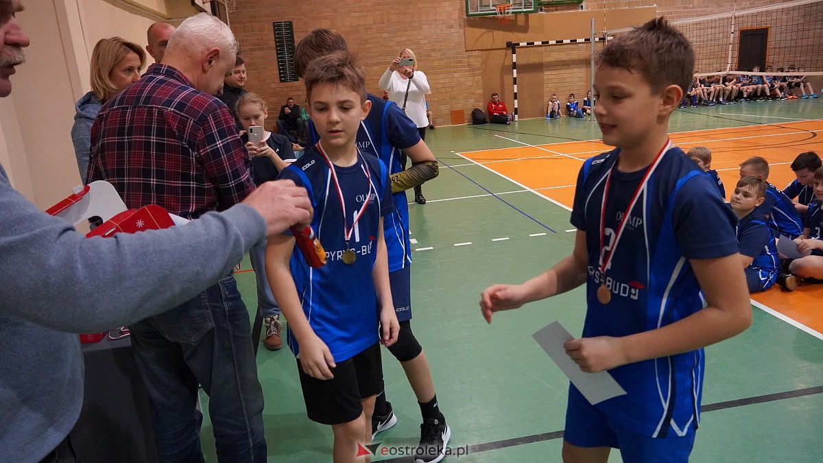 Mikołajkowy turniej mini siatkówki [3.12.2022] - zdjęcie #26 - eOstroleka.pl