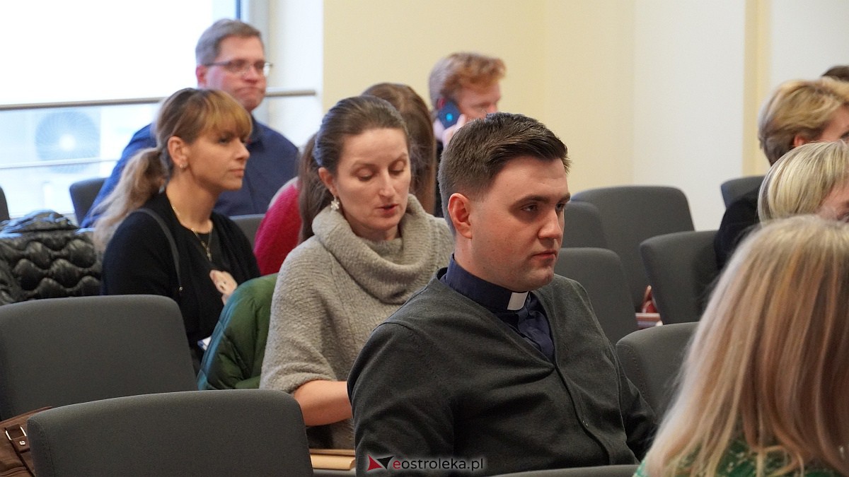 Radość, wdzięczność i modlitwa na trudne czasy - Konferencja w MSCDN [3.12.2022] - zdjęcie #6 - eOstroleka.pl