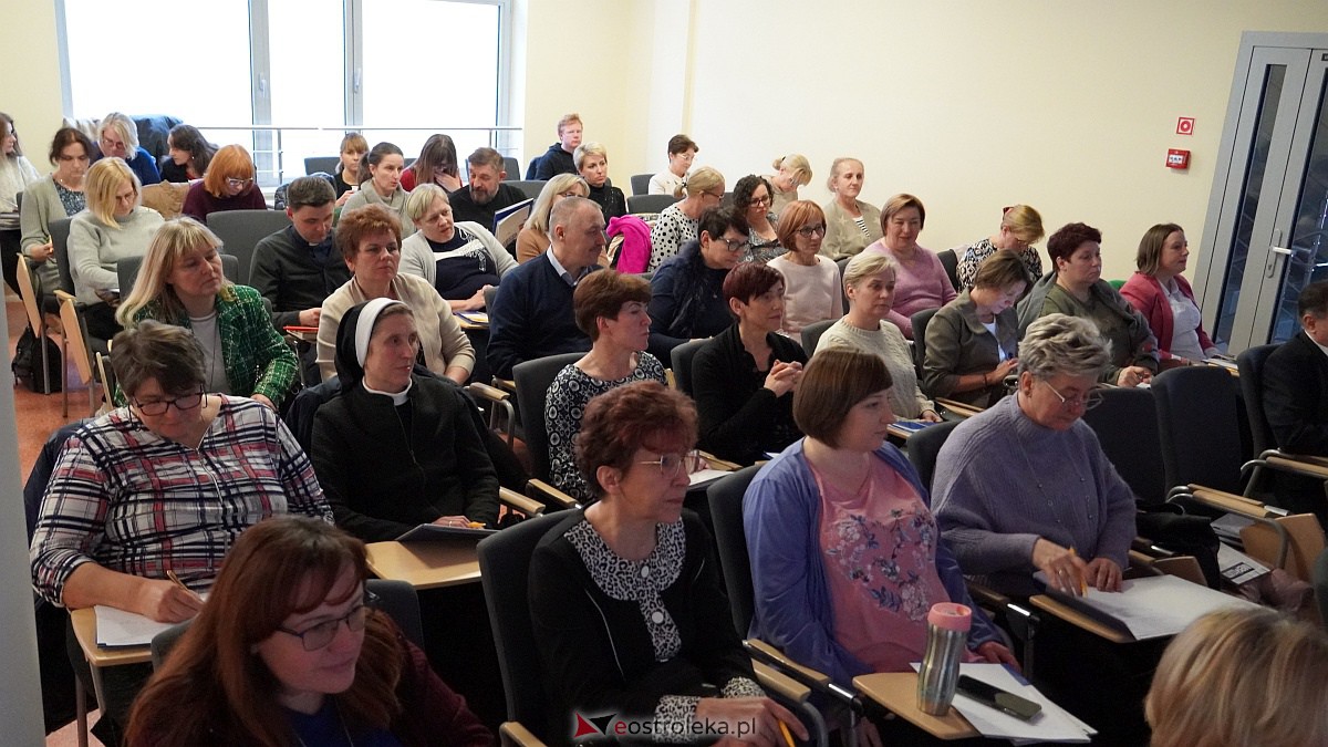 Radość, wdzięczność i modlitwa na trudne czasy - Konferencja w MSCDN [3.12.2022] - zdjęcie #22 - eOstroleka.pl