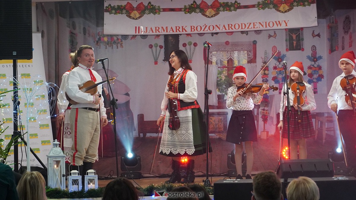 Jarmark Bożonarodzeniowy w Czarni [4.12.2022] - zdjęcie #109 - eOstroleka.pl