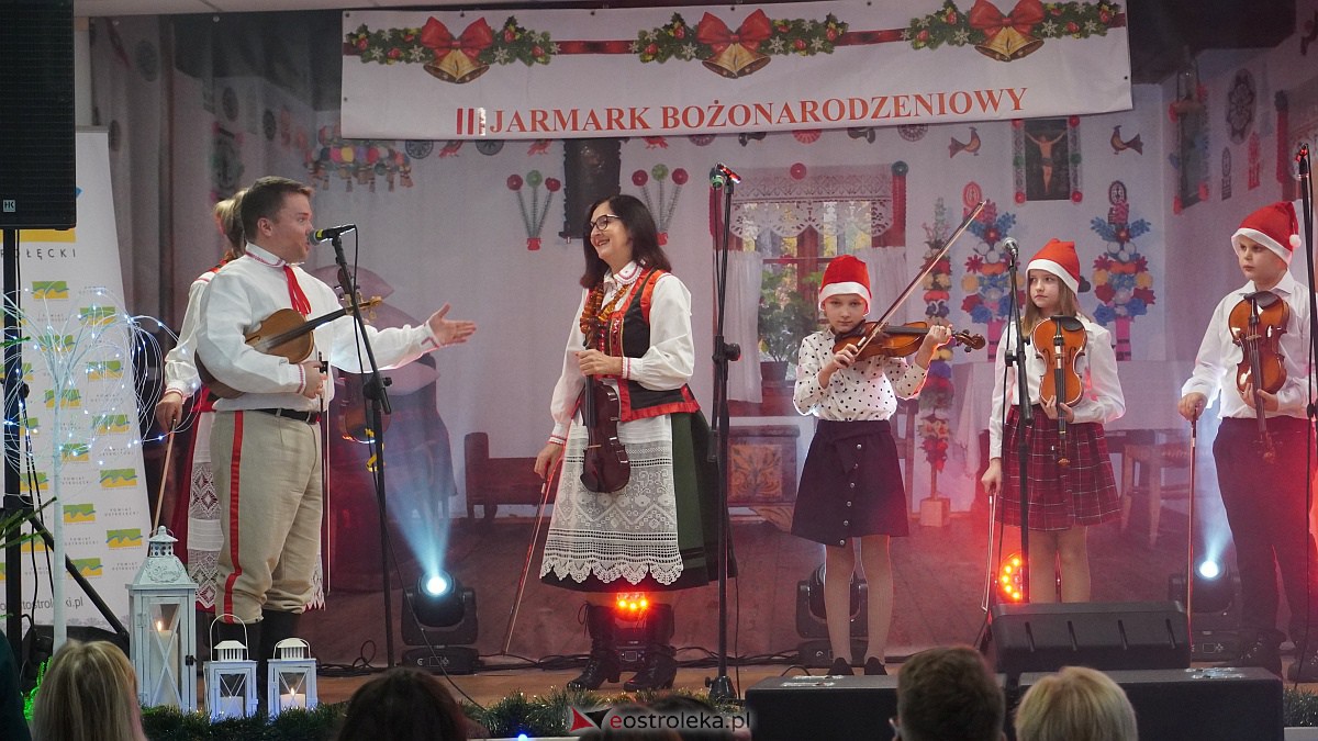 Jarmark Bożonarodzeniowy w Czarni [4.12.2022] - zdjęcie #108 - eOstroleka.pl