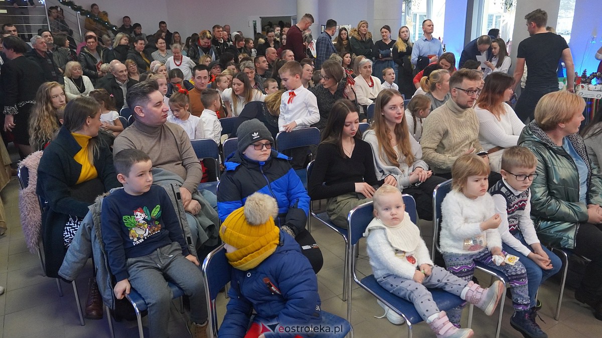 Jarmark Bożonarodzeniowy w Czarni [4.12.2022] - zdjęcie #99 - eOstroleka.pl