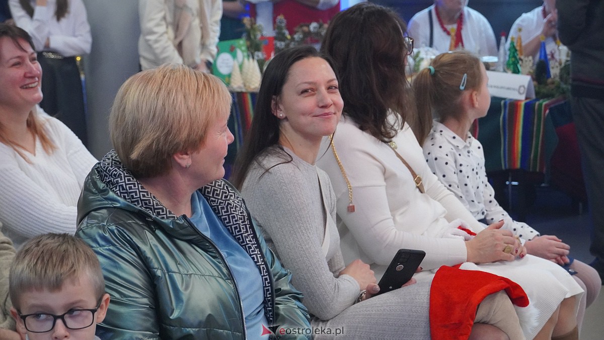 Jarmark Bożonarodzeniowy w Czarni [4.12.2022] - zdjęcie #98 - eOstroleka.pl