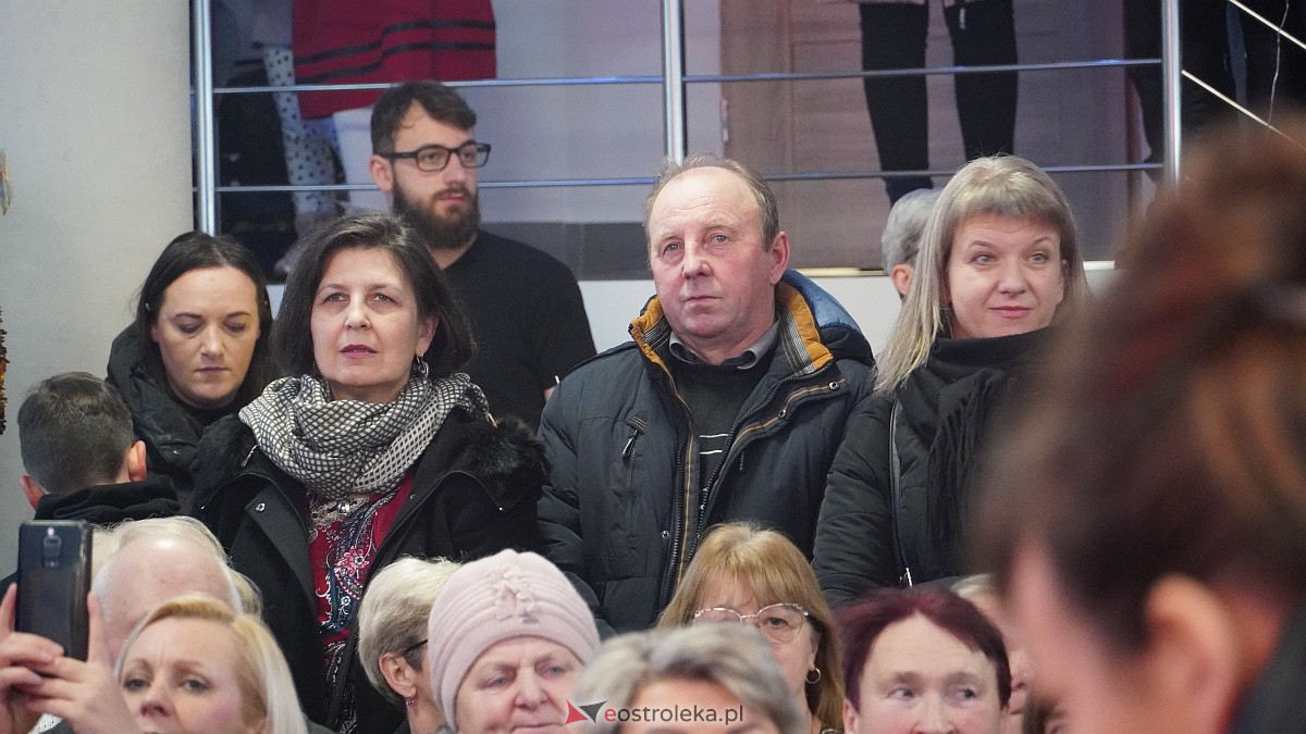 Jarmark Bożonarodzeniowy w Czarni [4.12.2022] - zdjęcie #82 - eOstroleka.pl