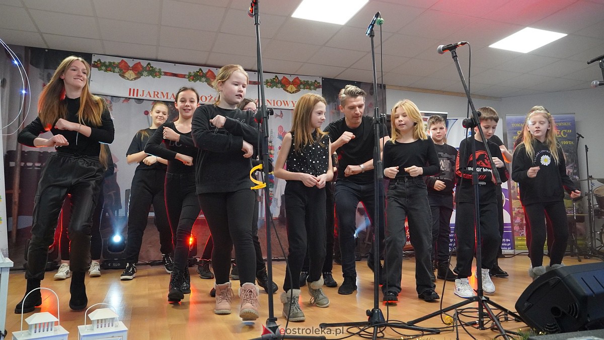 Jarmark Bożonarodzeniowy w Czarni [4.12.2022] - zdjęcie #80 - eOstroleka.pl