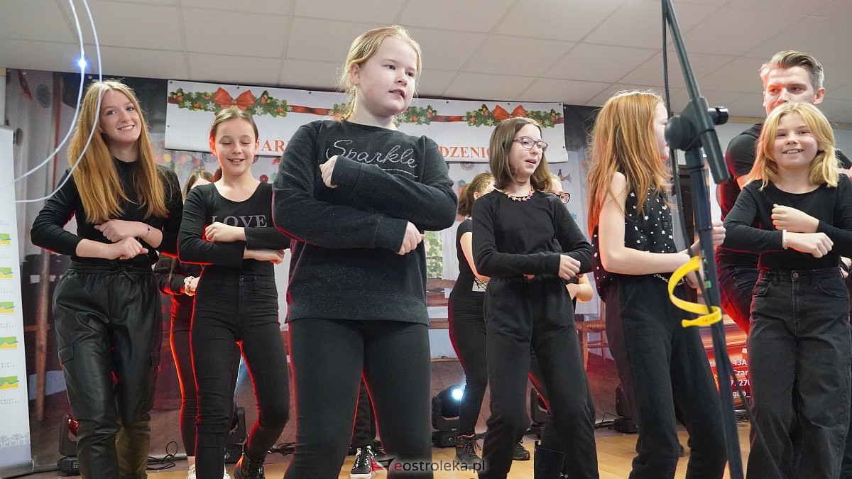 Jarmark Bożonarodzeniowy w Czarni [4.12.2022] - zdjęcie #77 - eOstroleka.pl