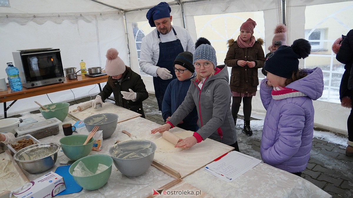 Jarmark Bożonarodzeniowy w Czarni [4.12.2022] - zdjęcie #66 - eOstroleka.pl