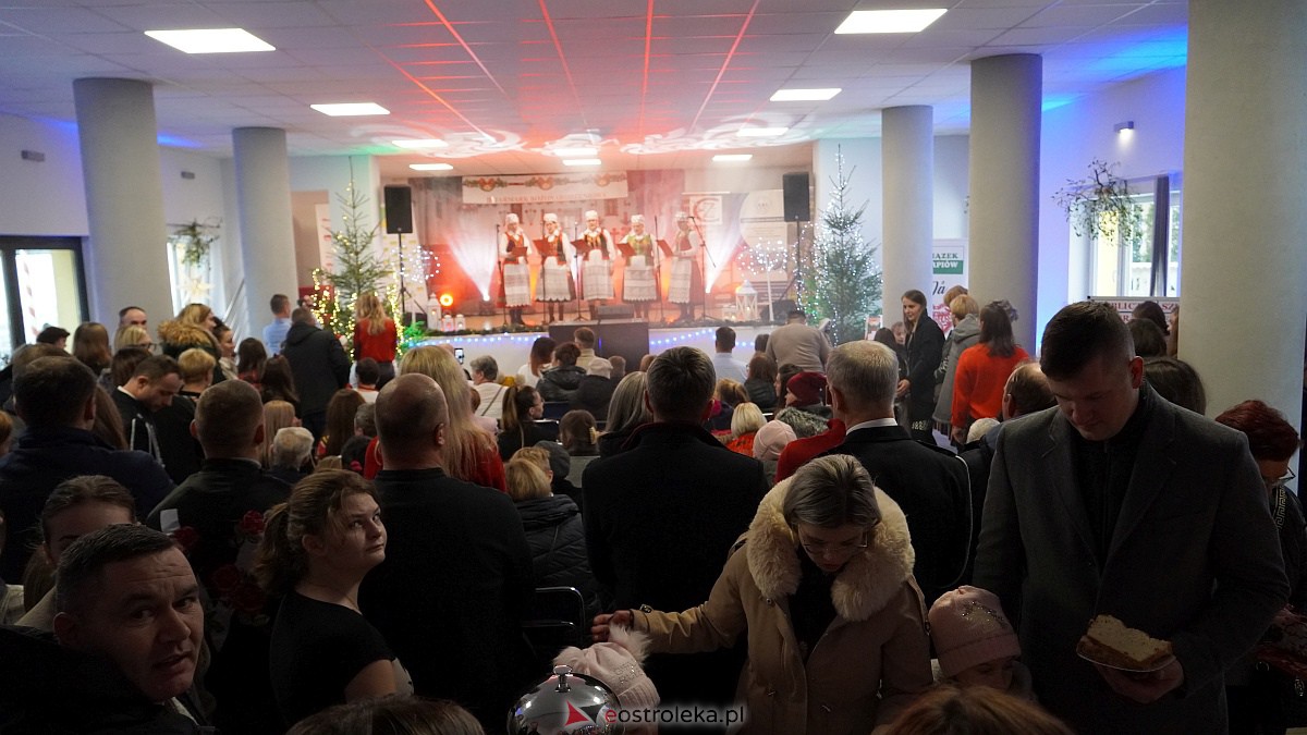 Jarmark Bożonarodzeniowy w Czarni [4.12.2022] - zdjęcie #49 - eOstroleka.pl