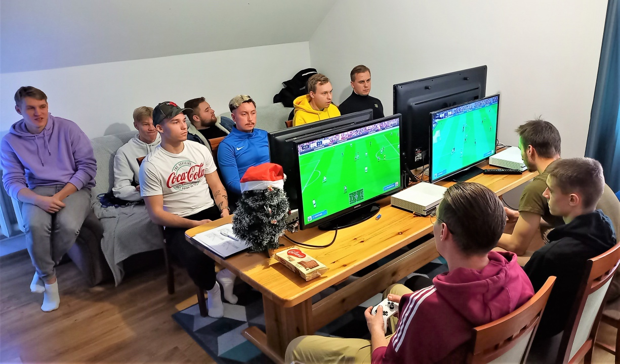 Świąteczny e-turniej w Łęgu Starościńskim - zdjęcie #8 - eOstroleka.pl