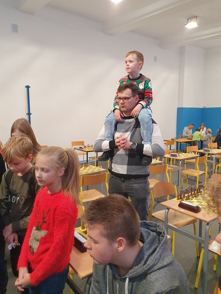 Otwarty Mikołajkowy Turniej Szachowy w Kadzidle [05.12.2022] - zdjęcie #36 - eOstroleka.pl