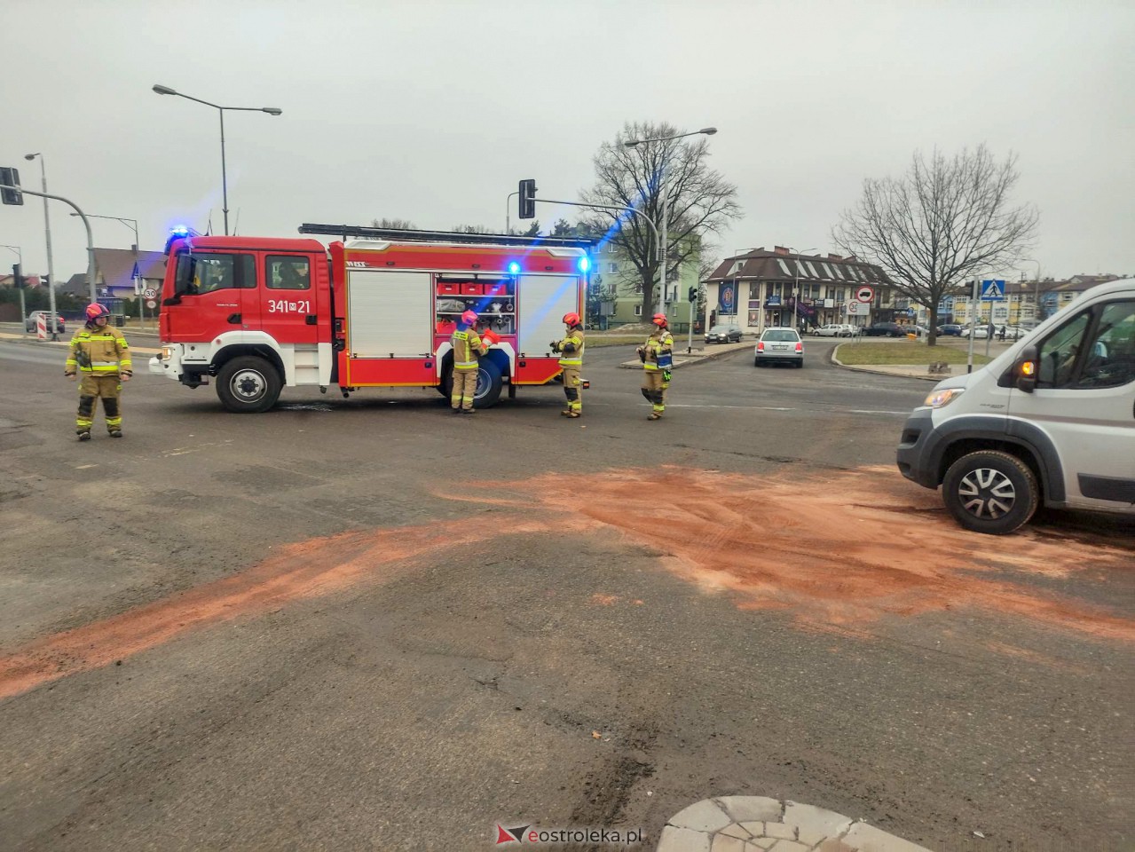 Zderzenie dwóch aut przy kościele św. Franciszka [05.12.2022] - zdjęcie #4 - eOstroleka.pl