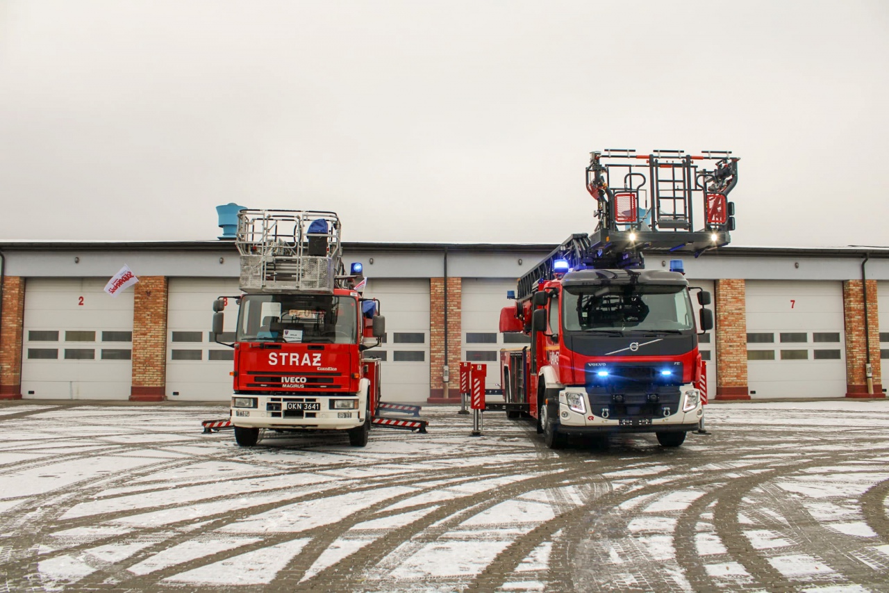 Strażacy z Ostrołęki dostali nową “zabawkę” wartą ponad 3 miliony złotych [06.12.2022] - zdjęcie #6 - eOstroleka.pl