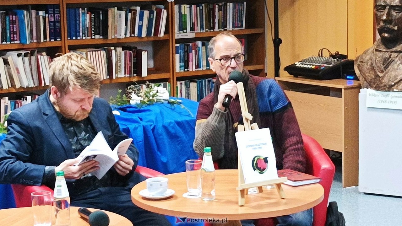 Wieczór literacki z Kazimierzem Brakonieckim w Ostrołęce [06.12.2022] - zdjęcie #10 - eOstroleka.pl