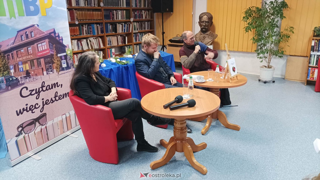 Wieczór literacki z Kazimierzem Brakonieckim w Ostrołęce [06.12.2022] - zdjęcie #3 - eOstroleka.pl