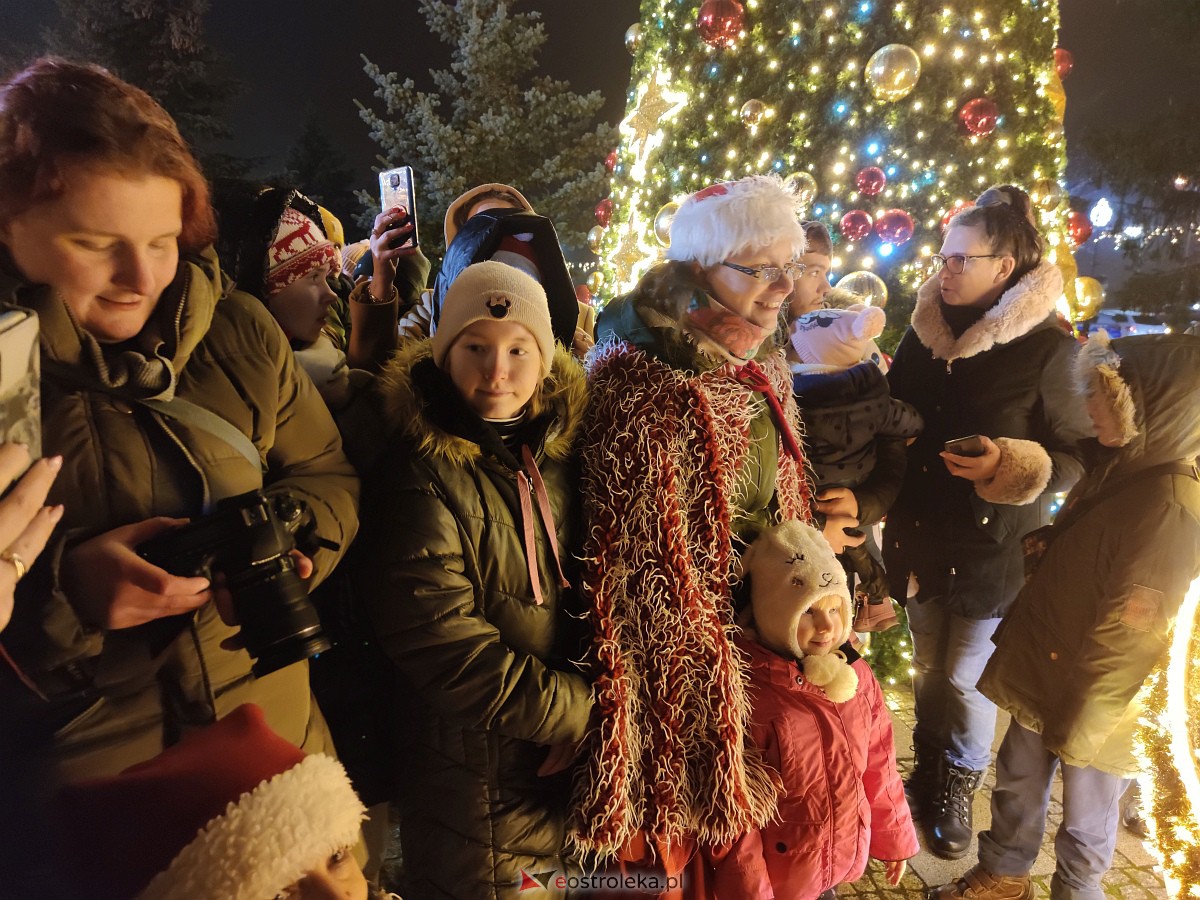 Święty Mikołaj w Ostrołęce [06.12.2022] - zdjęcie #30 - eOstroleka.pl