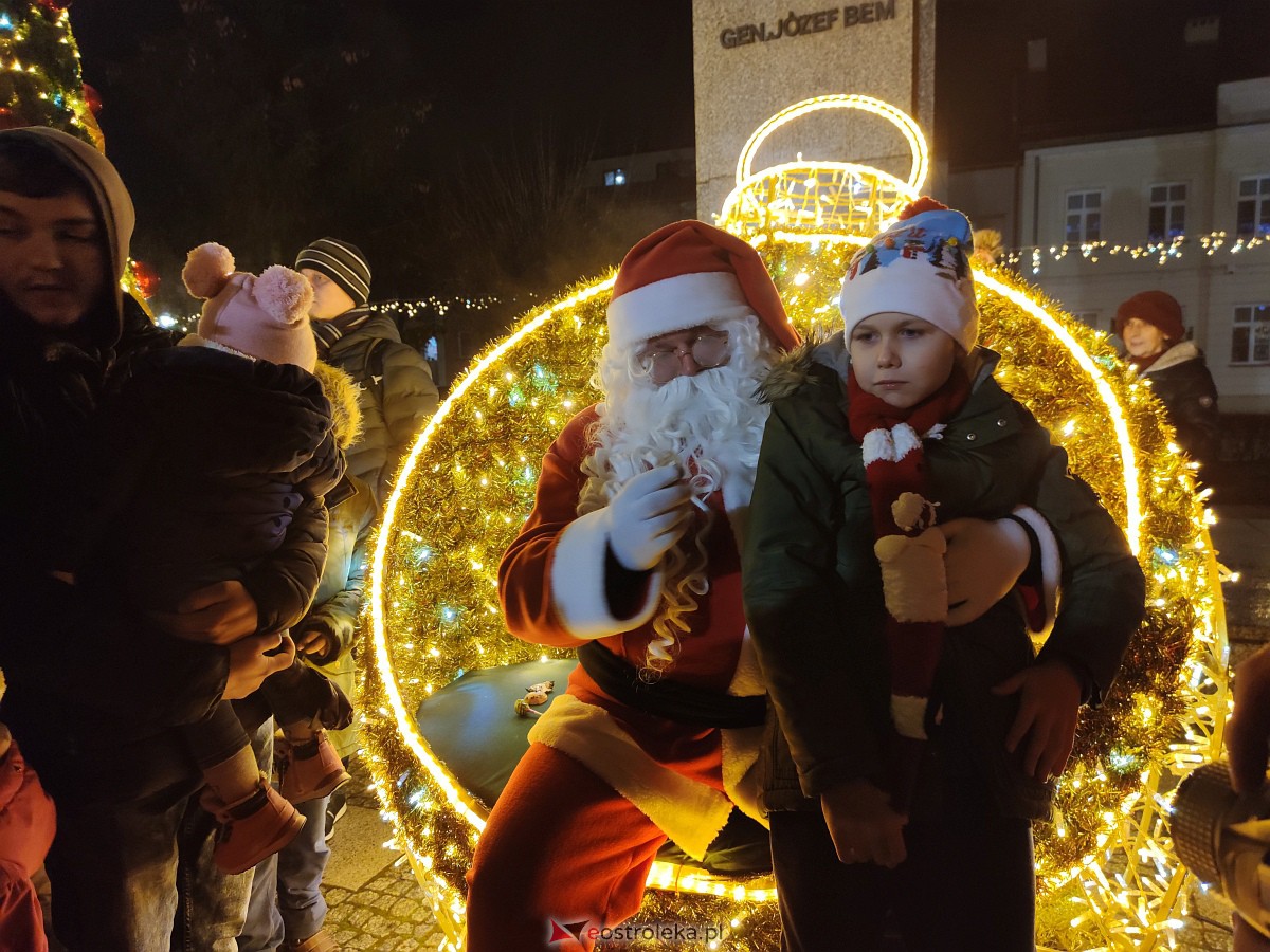Święty Mikołaj w Ostrołęce [06.12.2022] - zdjęcie #29 - eOstroleka.pl