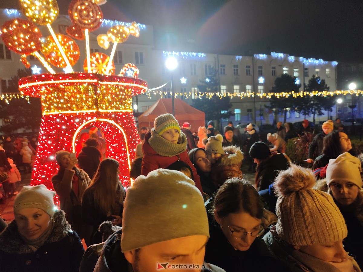 Święty Mikołaj w Ostrołęce [06.12.2022] - zdjęcie #27 - eOstroleka.pl
