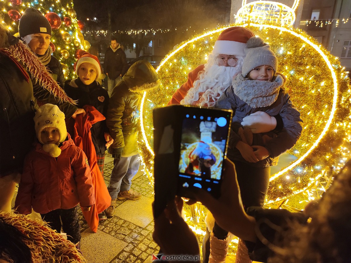 Święty Mikołaj w Ostrołęce [06.12.2022] - zdjęcie #21 - eOstroleka.pl
