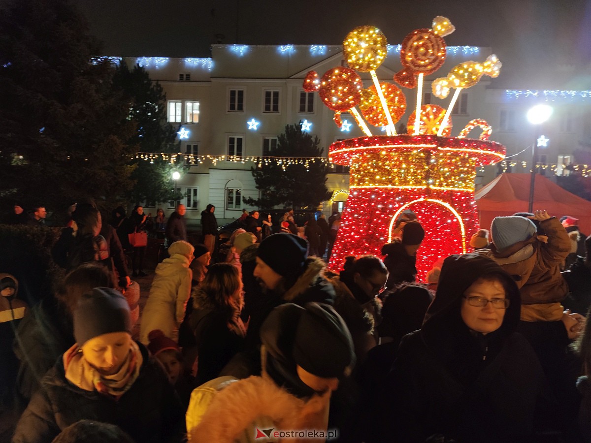 Święty Mikołaj w Ostrołęce [06.12.2022] - zdjęcie #17 - eOstroleka.pl