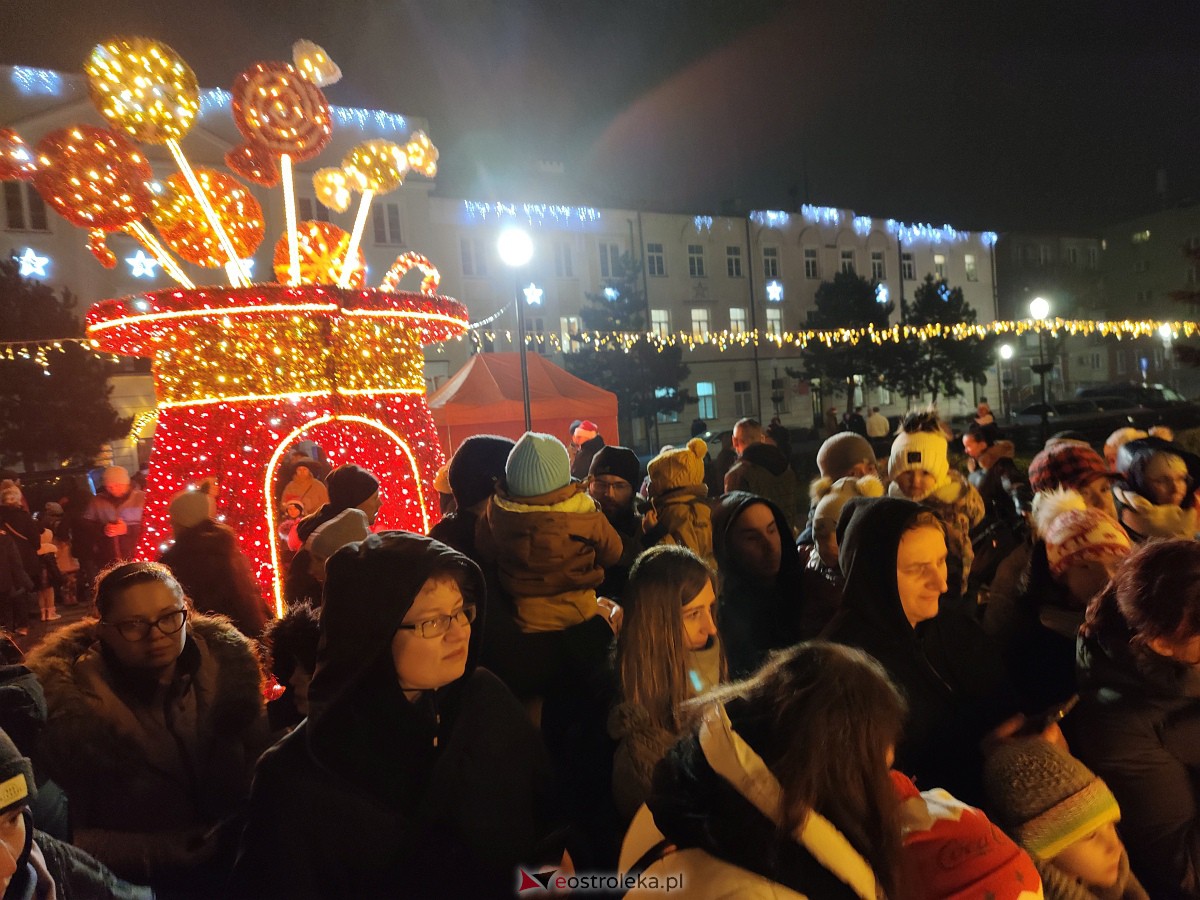 Święty Mikołaj w Ostrołęce [06.12.2022] - zdjęcie #16 - eOstroleka.pl