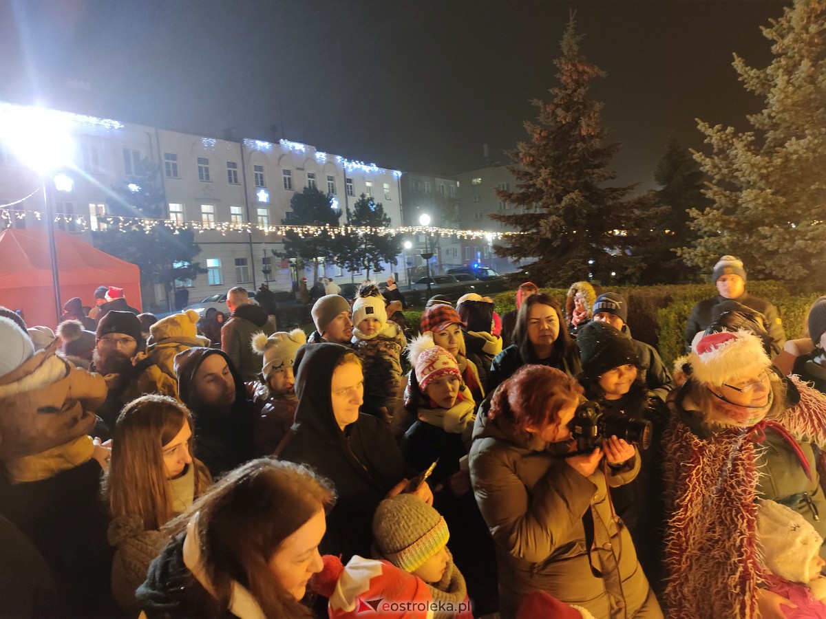 Święty Mikołaj w Ostrołęce [06.12.2022] - zdjęcie #15 - eOstroleka.pl