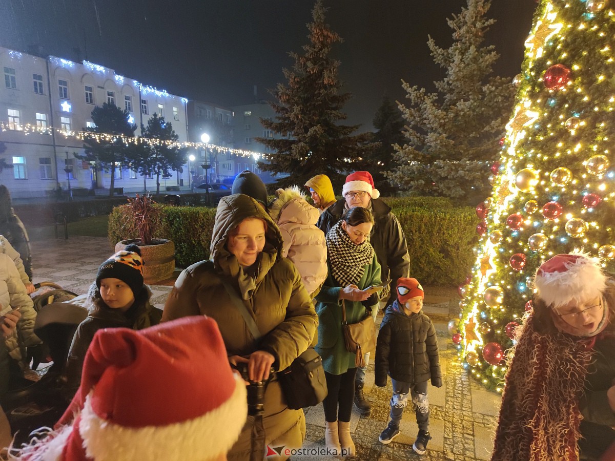 Święty Mikołaj w Ostrołęce [06.12.2022] - zdjęcie #9 - eOstroleka.pl