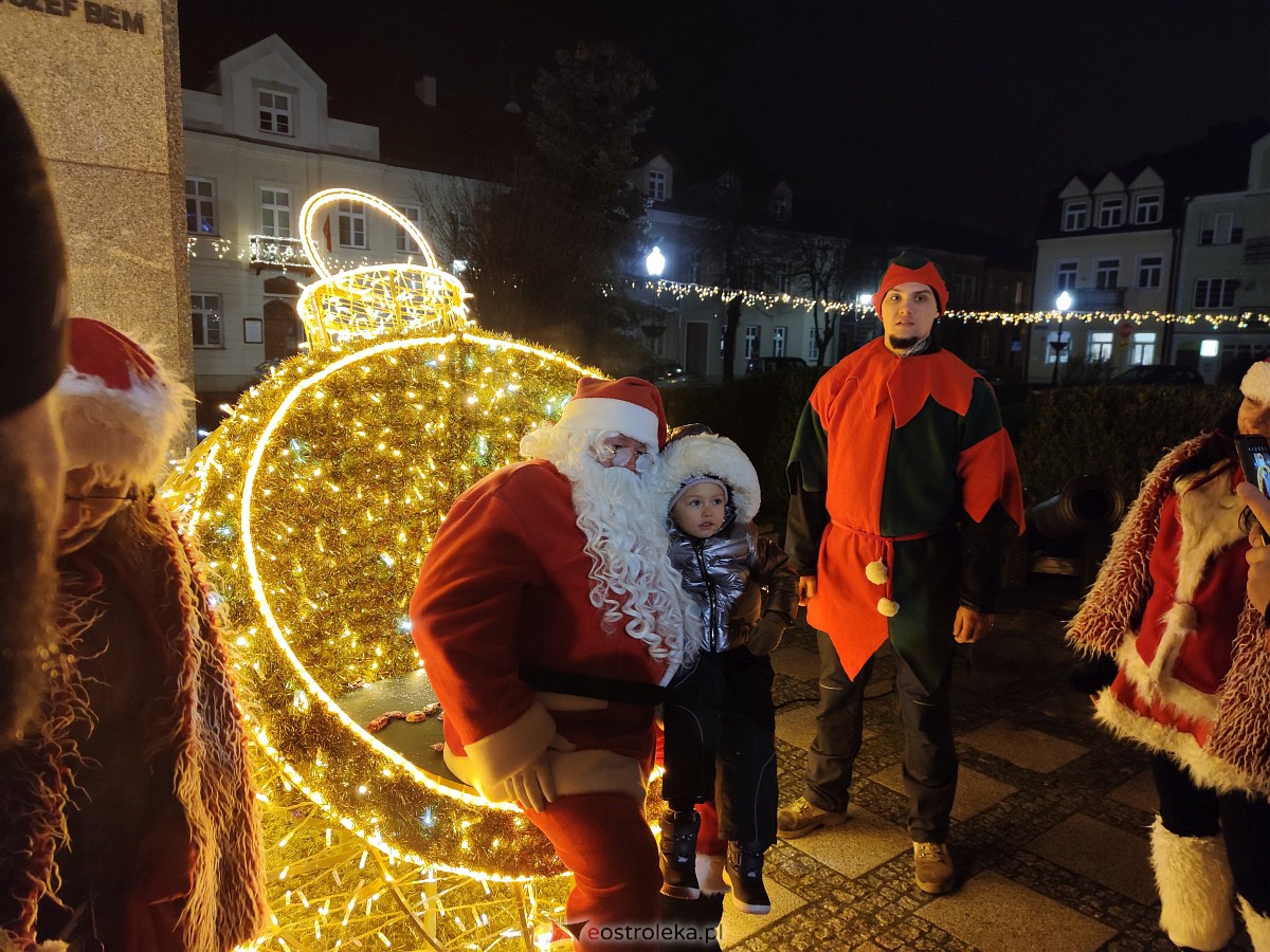 Święty Mikołaj w Ostrołęce [06.12.2022] - zdjęcie #7 - eOstroleka.pl