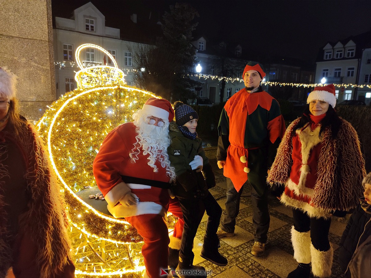 Święty Mikołaj w Ostrołęce [06.12.2022] - zdjęcie #6 - eOstroleka.pl